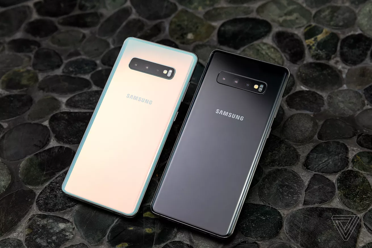 Samsung когда выйдет обновление. Samsung Galaxy s10 Plus. Смартфон Samsung Galaxy a10s. Samsung Galaxy s10 / s10 +. Samsung s 10 плюс.