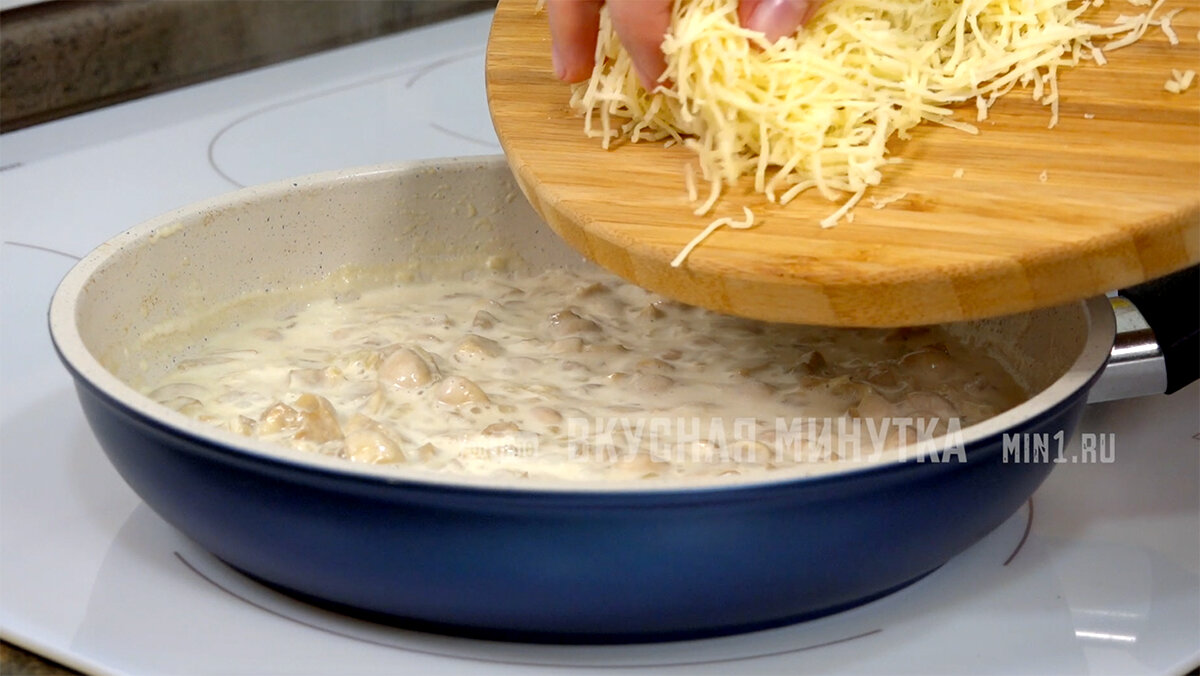 Кухня наизнанку рецепты сыра. Кухня наизнанку рецепты сыра. Оладьи с колбасой и сыром на кефире. Кухня наизнанку рецепты сыра. Кухня наизнанку цукини.