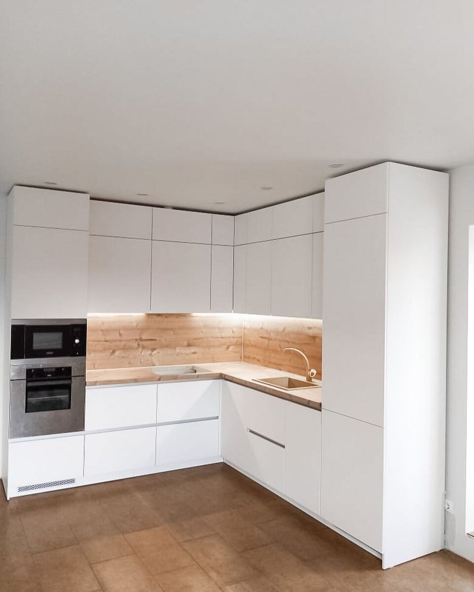 Кухня в скандинавском стиле от мебельной фабрики Эстет в Новосибирске 