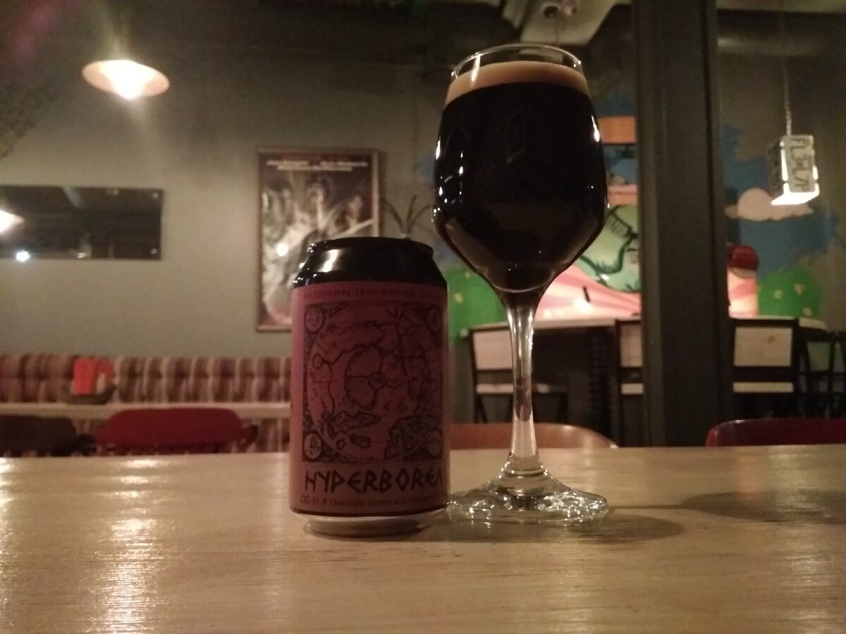 «Hyperborea Cherry Edition» от пивоварни Одна тонна: банка и бокал