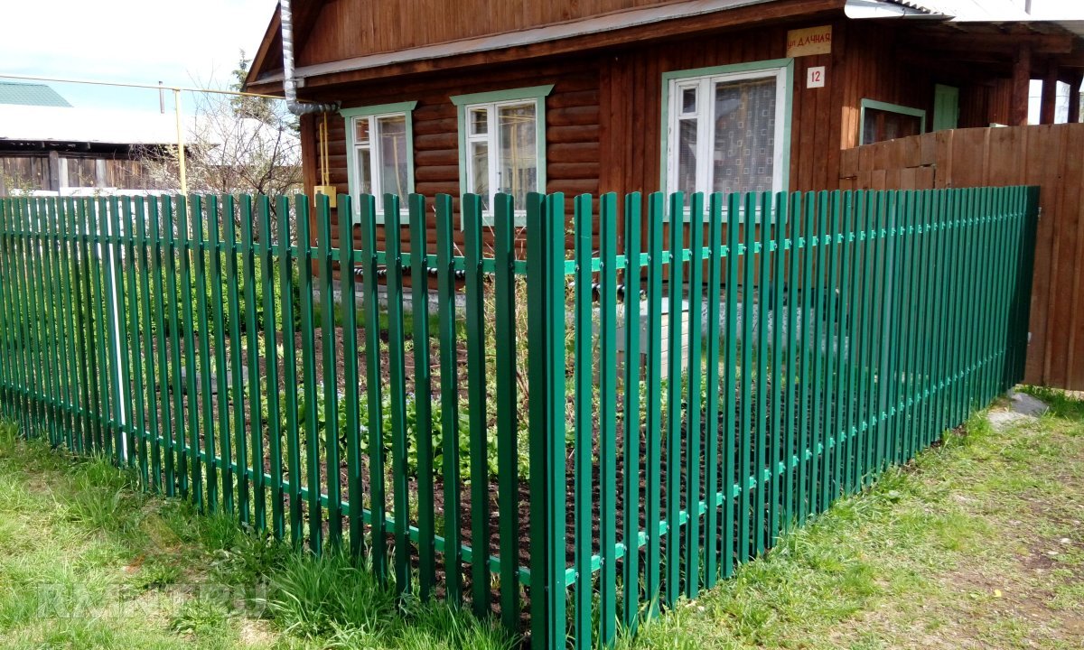  Полисадник из евроштакетника