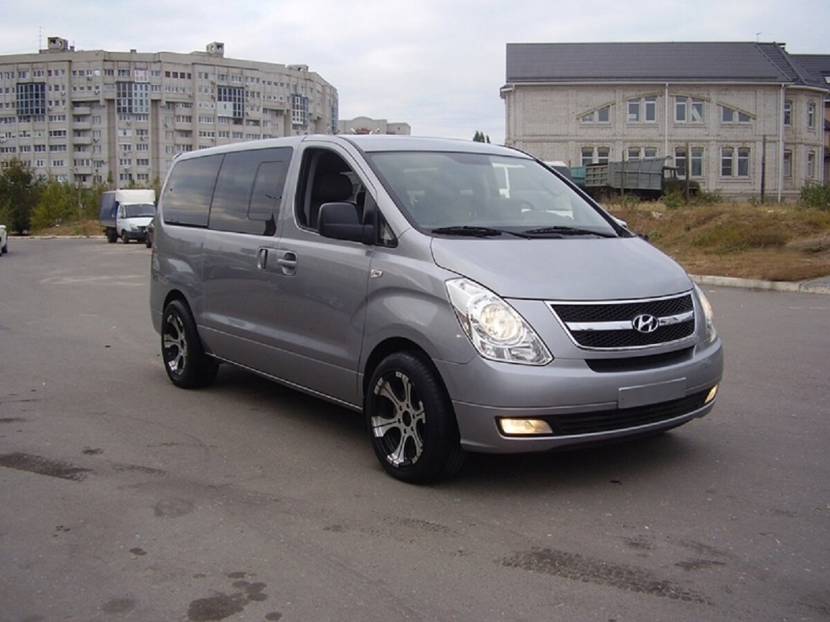 Гранд старекс. Hyundai h1 Grand Starex Tuning. Хендай Гранд Старекс на 19 колесах. Hyundai Starex r17. Grand Starex r18.