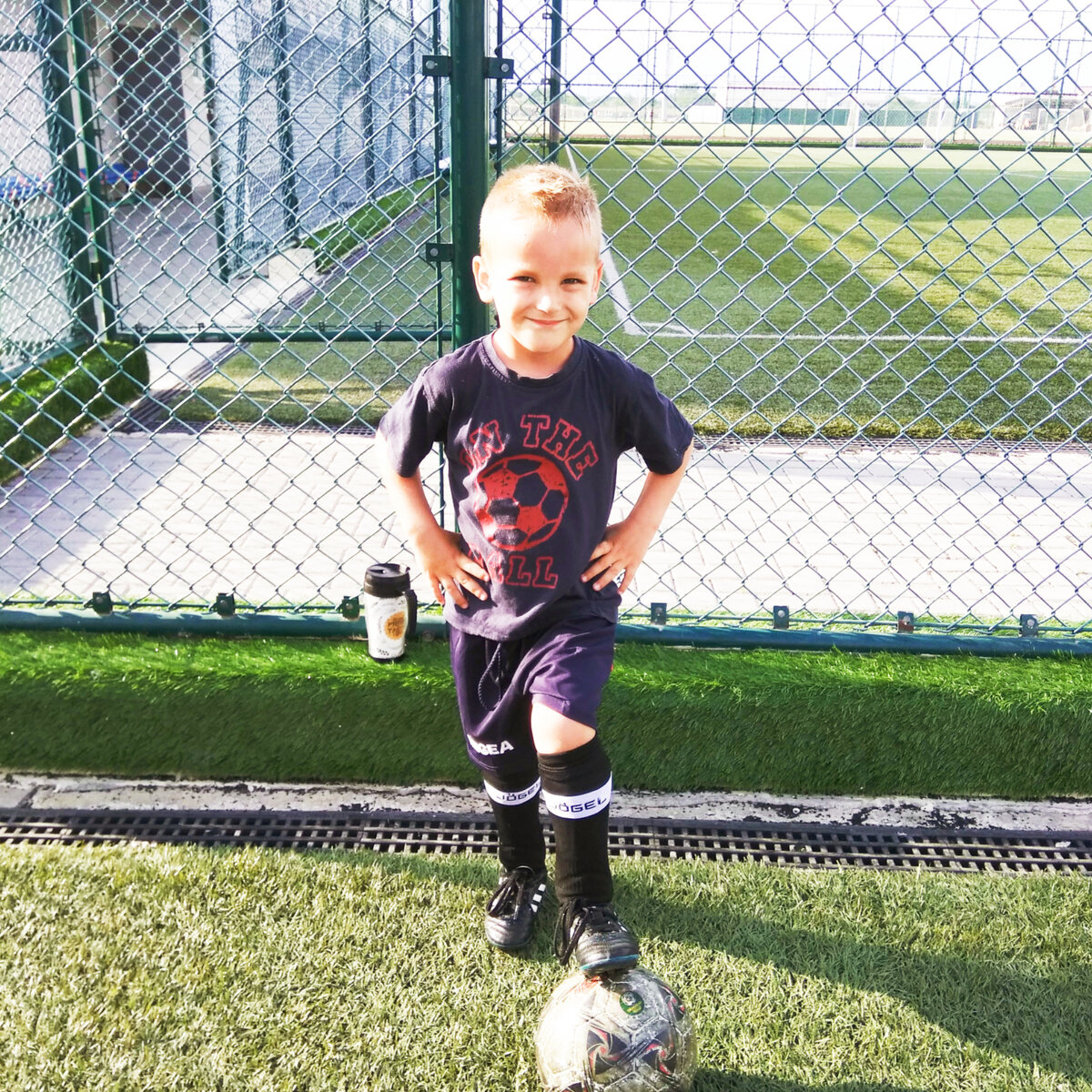 Начинающий футболист.  По стопам брата 💪#вспомни_свою_мечту 