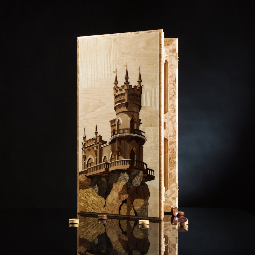 На фото: Нарды "Ласточкино гнездо". Фото с сайта:  kadun.ru