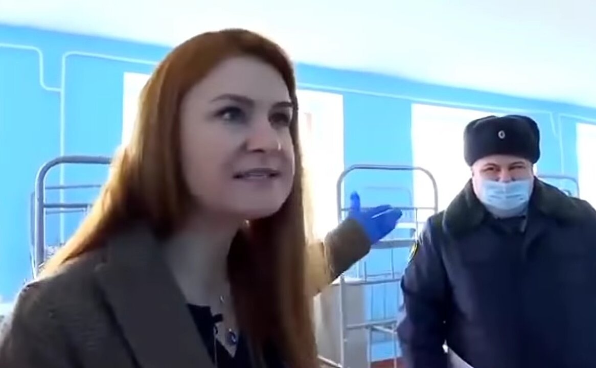 - Навальный, как тебе не стыдно, человек не доедает из-за тебя!