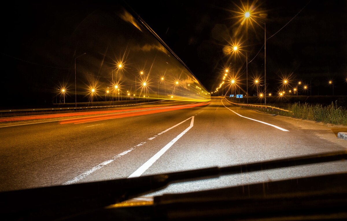 Фото в дороге в машине ночью