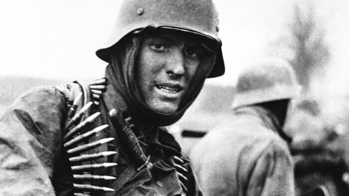 В начале войны немецкая каска была отличной. /Фото: YouTube.