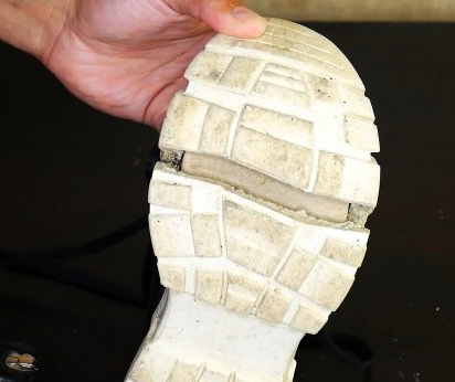 Лопнувшая подошва