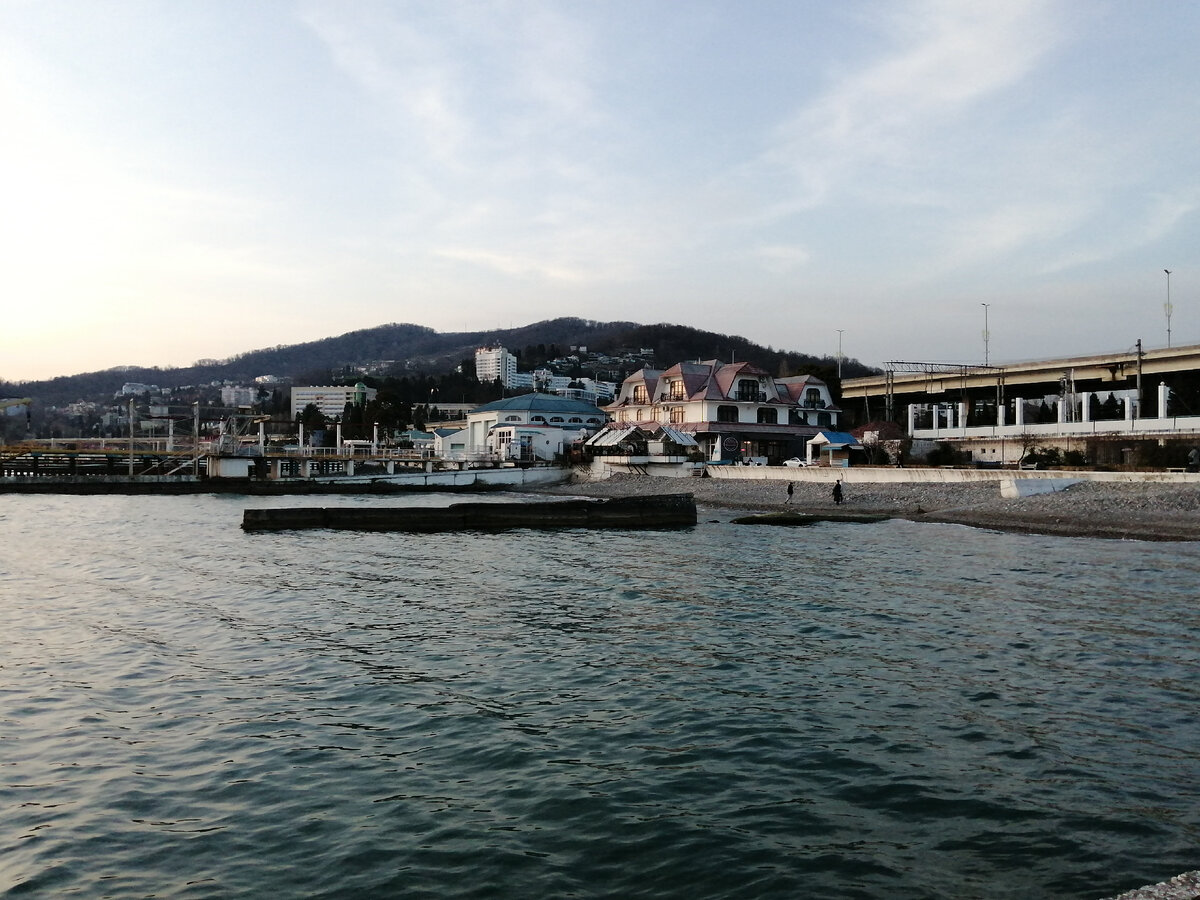 Вечерняя набережная Хосты