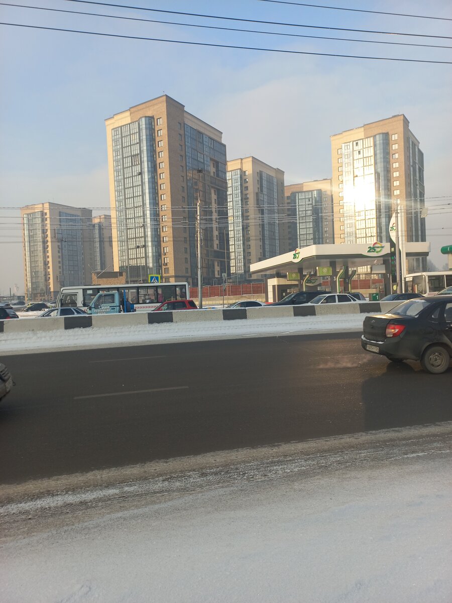 Вид на микрорайон со стороны улицы Партизана Железняка