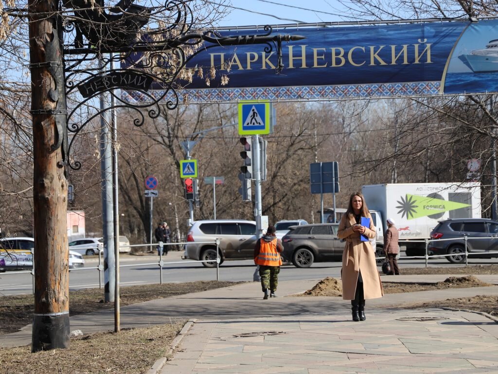 Вход в Невский парк