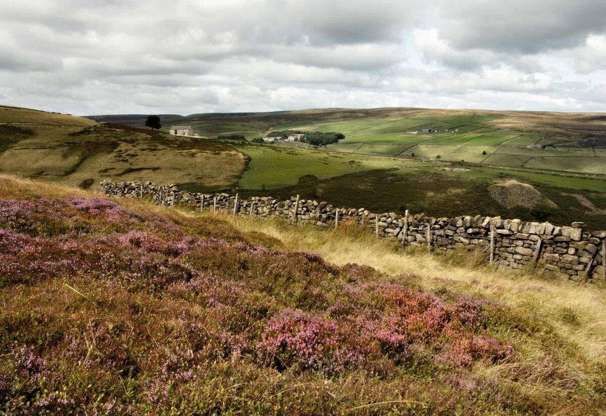 Западный Йоркшир. Шарлотта Бронте вместе со своей семьей прожила в этом месте большую часть своей жизни / Алами
