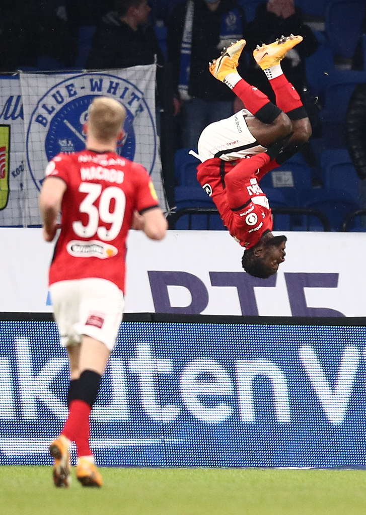 Пока Мозес выбыл, сальто будет делать Промес.