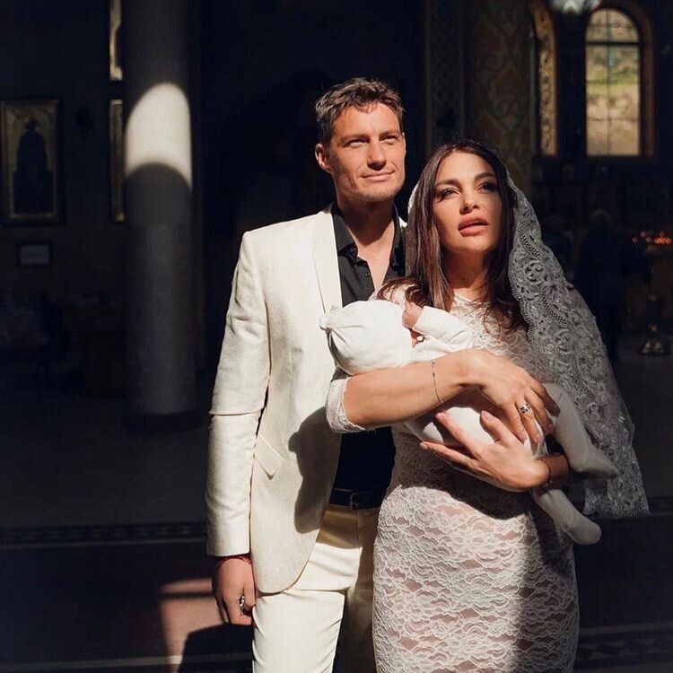    Александр и Ксения в феврале стали родителями долгожданной девочки Соцсети Александра Задойнова