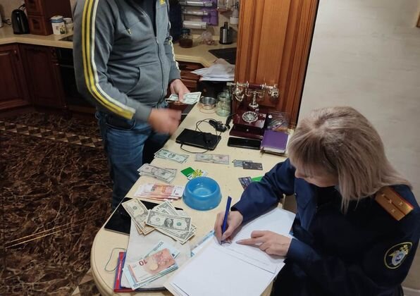    Бывший руководитель барнаульского комбината школьного питания подозревается в совершении должностных преступлений ФСБ