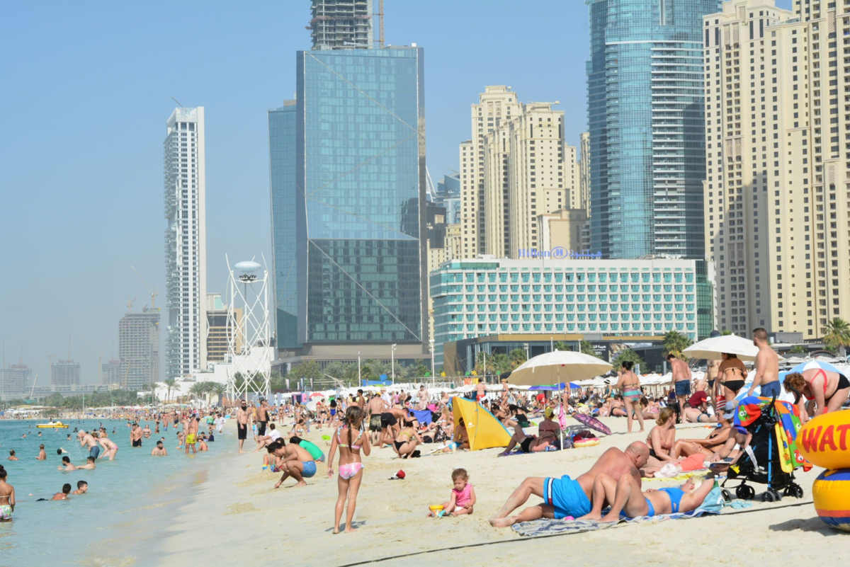 Jumeirah beach residence dubai marina. Пляж JBR В Дубае. Джумейра Бич Резиденс пляж. Дубай район Джумейра Бич.