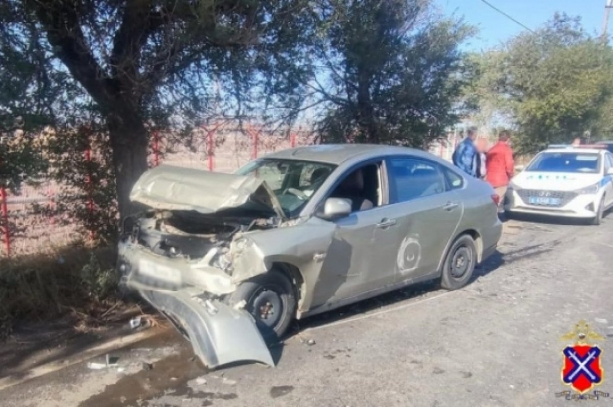    Автоледи и ее пассажирка пострадали в массовом ДТП на юге Волгограда