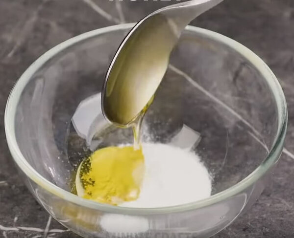 Добавление мёда в смесь