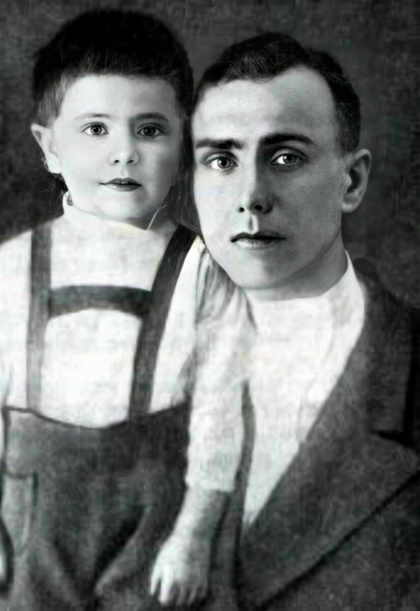 Борис Котов с сыном Сережей. Горловка, 1939 г.