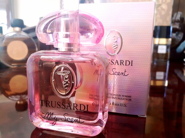 Когда хочу комплиментов, всегда пользуюсь парфюмом My Scent от Trussardi
