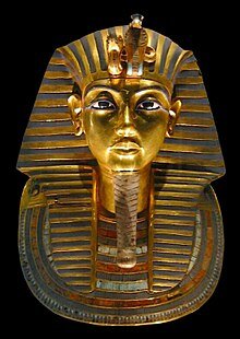 Большой Сфинкс и Пирамида Хефрена в ГизеМаска ТутанхамонаОсновная статья: История Египта