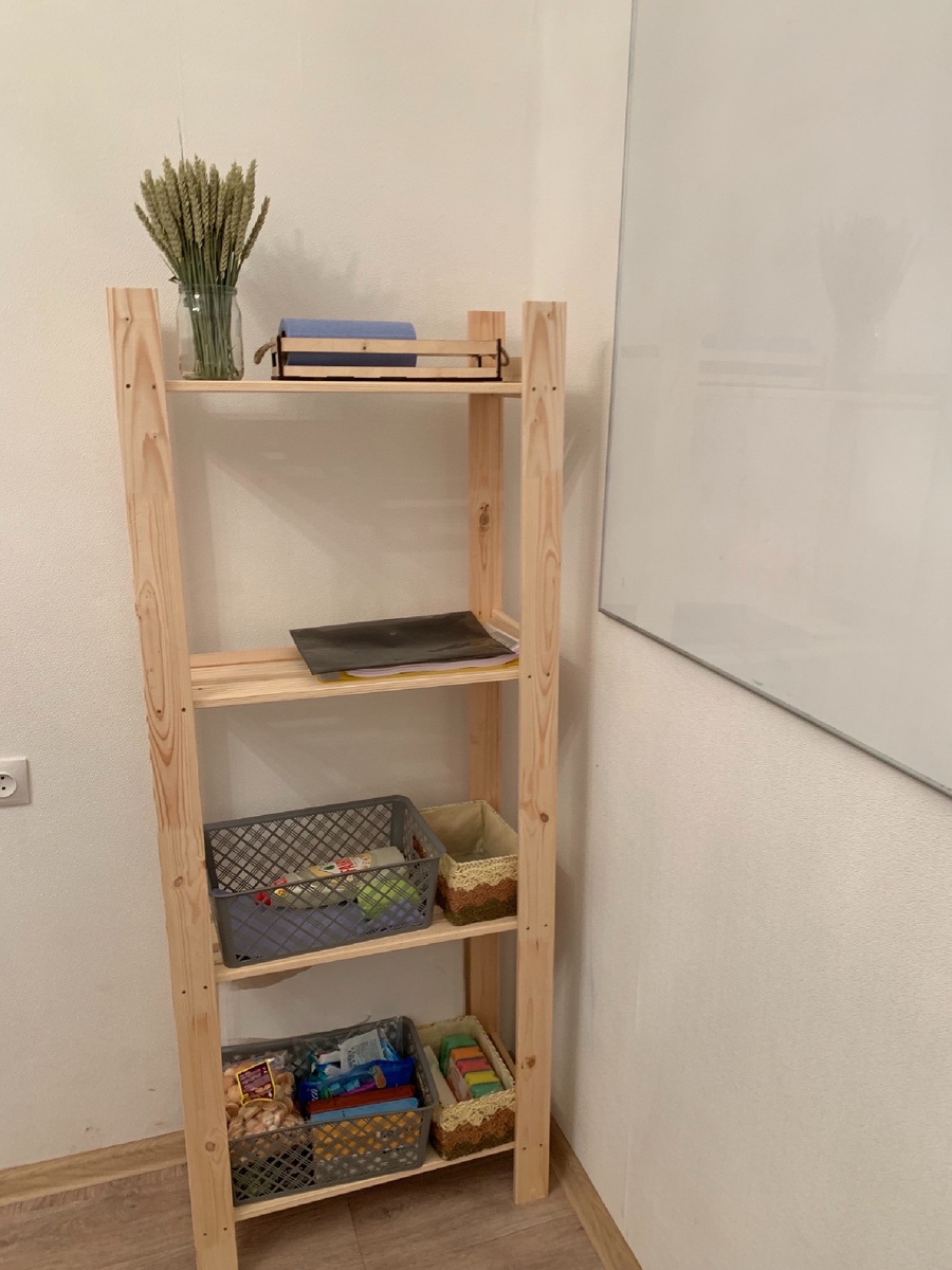 Купила стеллаж в центр и планирую засадить зелёным.