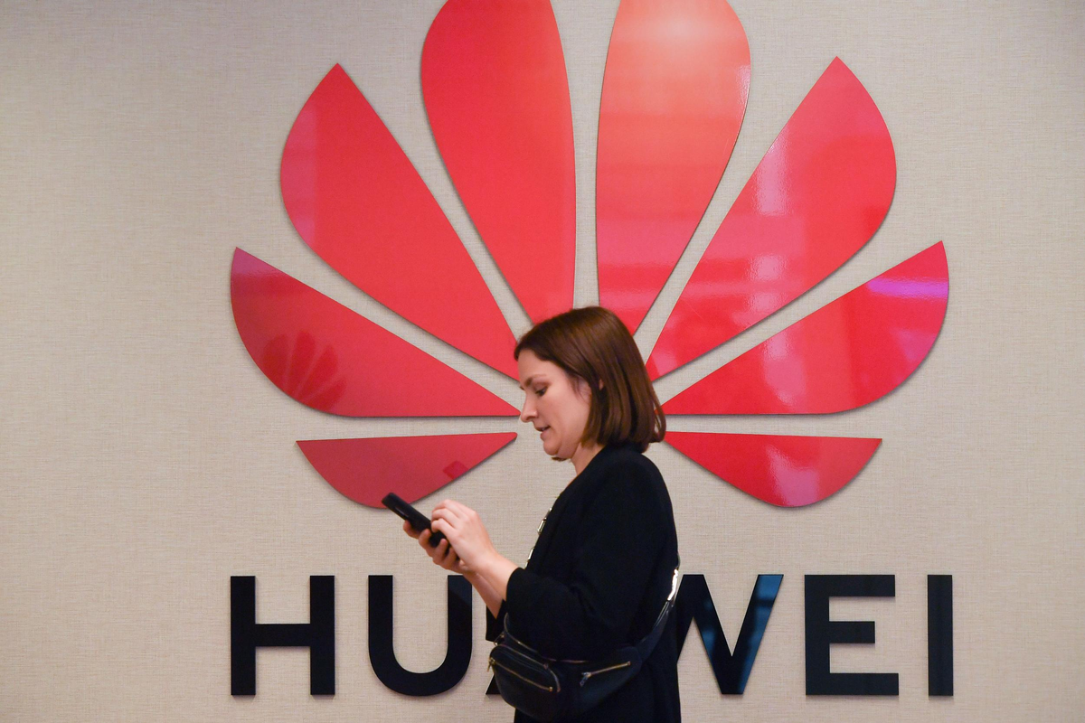 Huawei новости. Huawei реклама. Google banned Huawei. Huawei и Google последние новости