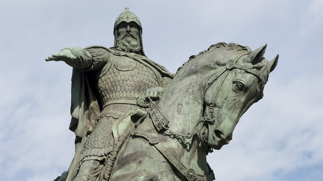 Памятник Юрию Долгорукому в Москве