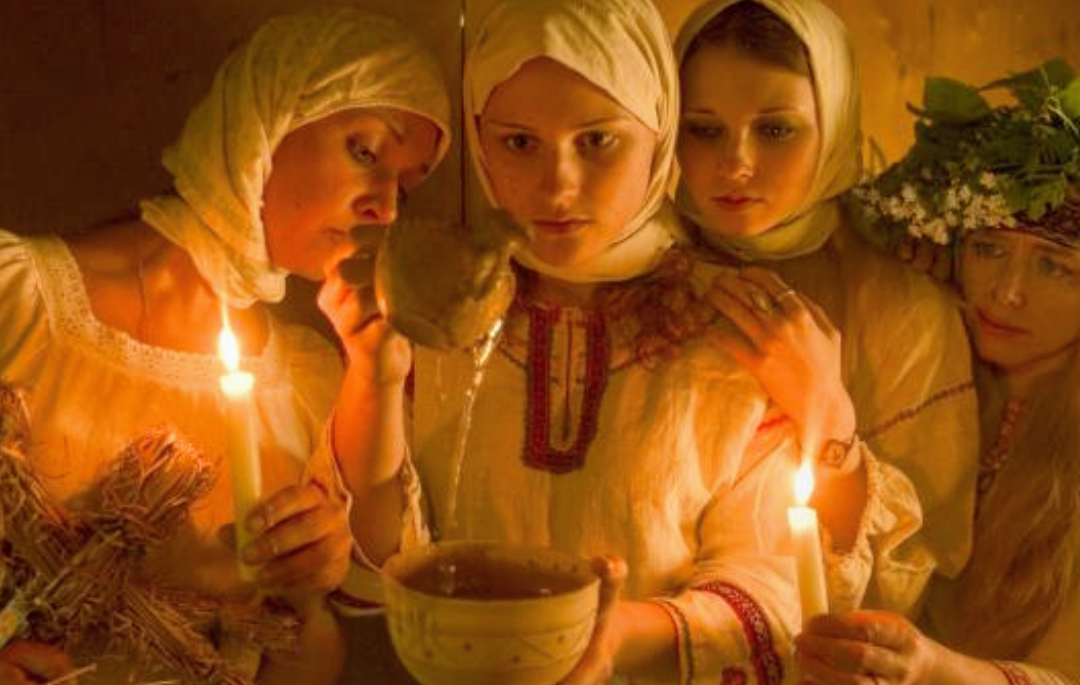 Гадание на воде: "водица-водица, покажи, что ждёт меня?"