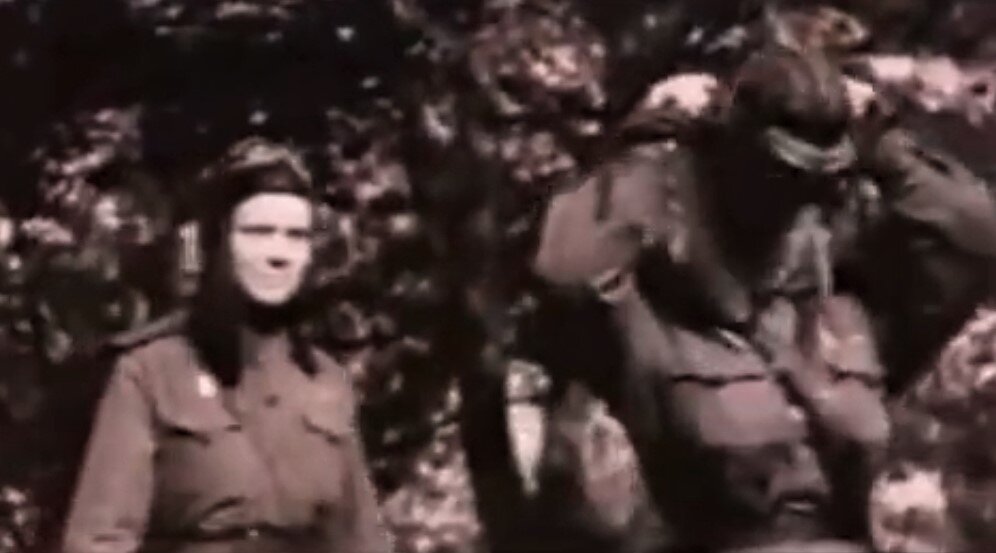 какдр из кинохроники женского авиаполка