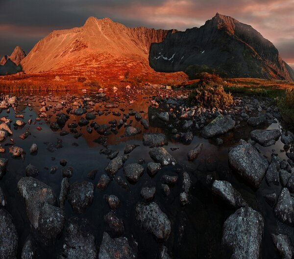 Хребет Тахтарвумчорр. Двухрядная панорама из 13 вертикальных кадров