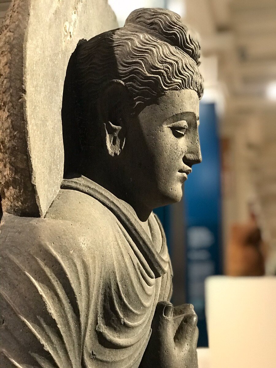 Каменная скульптура молящегося Будды. Джеймальгарай, Хайбер-Пахтунхва, Пакистан, 200-300 гг. Британский музей, Лондон