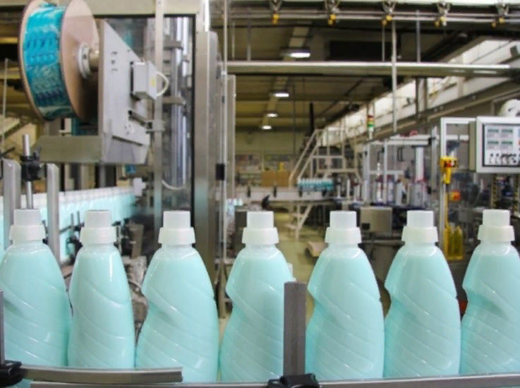 Завод, который раньше производил порошки и кондиционеры — производит антисептики