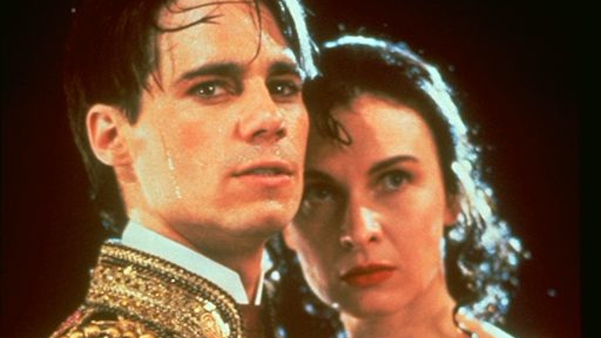 Кадр из фильма "Танцы без правил" (1992) реж. Баз Лурман
