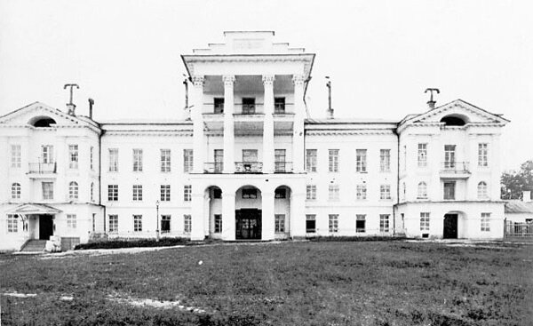 Белый дом в Кыштыме