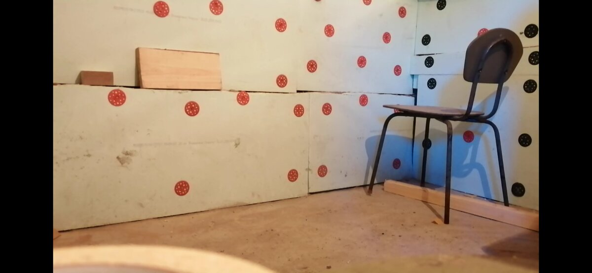 Вот на такие грибки крепится данный утеплитель.