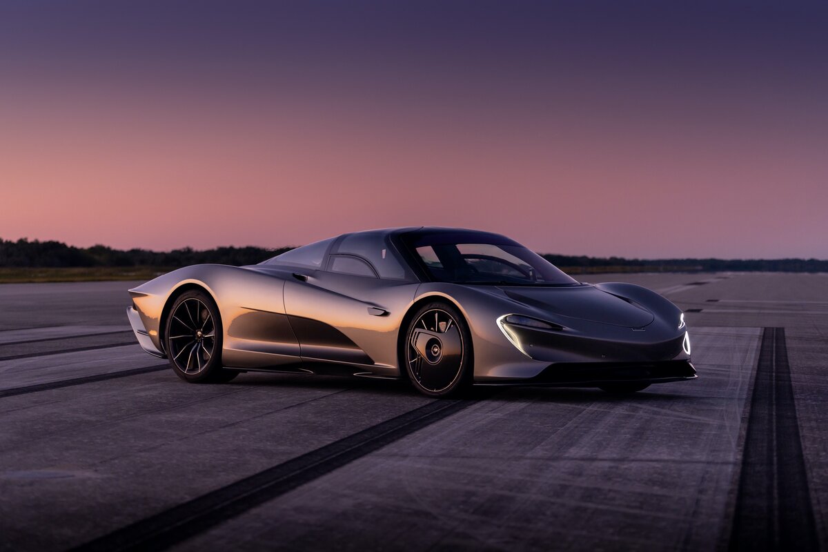 Mclaren automotive. Макларен Speedtail. MCLAREN Speedtail 2021. MCLAREN Speedtail 2020. Макларен 2020 года гиперкар.