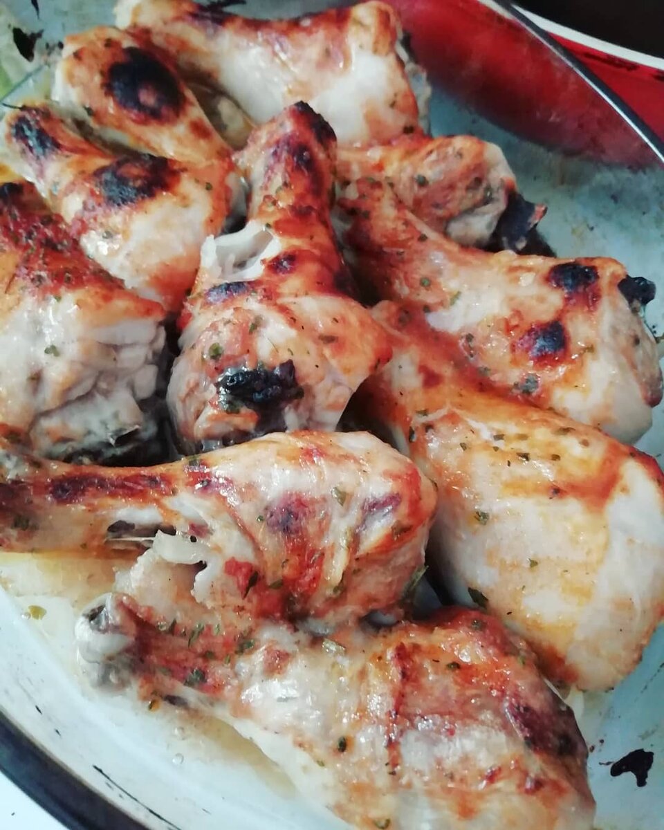 Получается сочная и румяная курица 