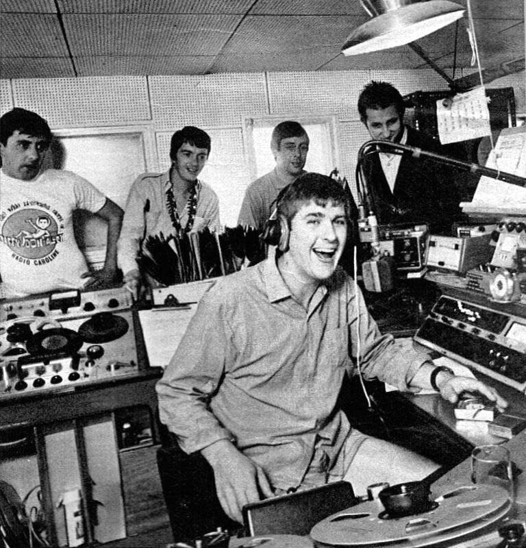 Диджеи Radio Caroline на студии