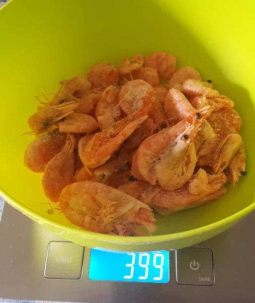 продавщица не обманула - и правда 300г (тара 100г)