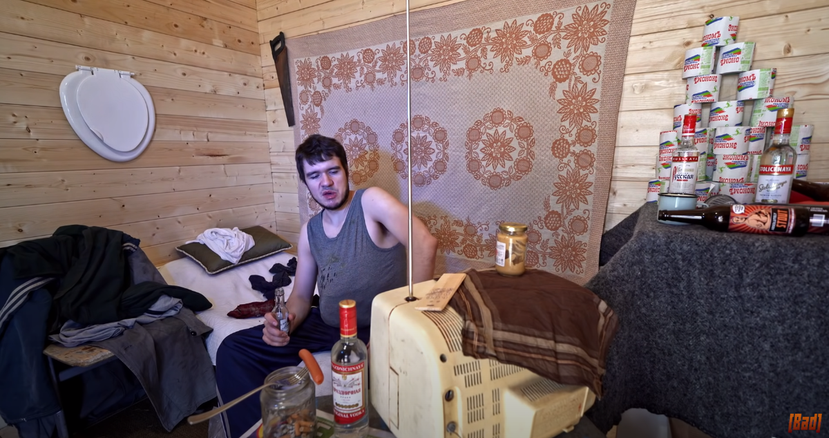 Сценка пьяного патриота перед просмотром фильма