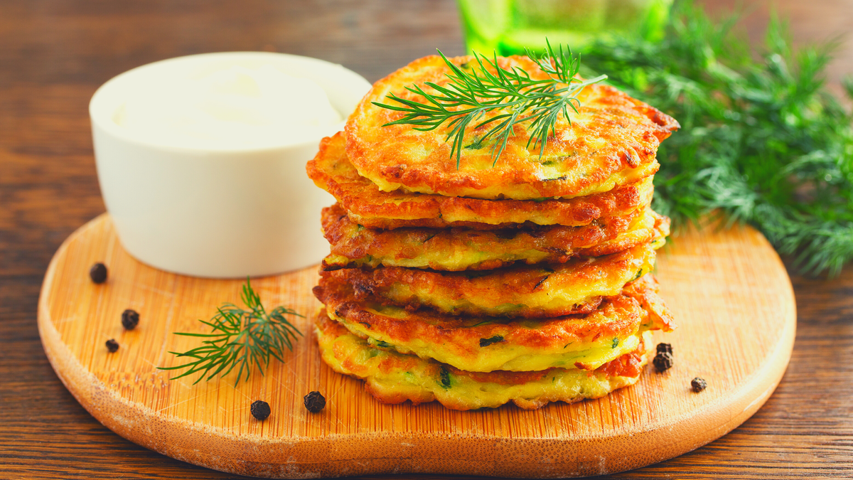 Кабачковые оладьи без яиц