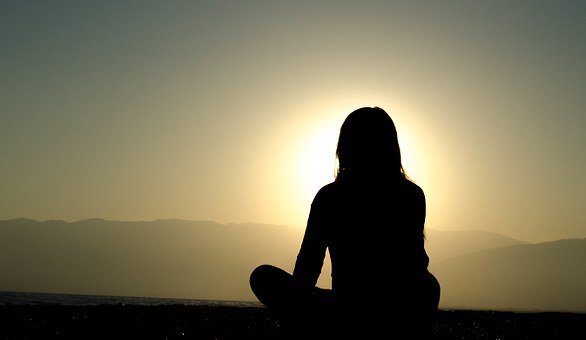 https://cdn.pixabay.com/photo/2015/03/26/10/43/sunset-691848__340.jpg