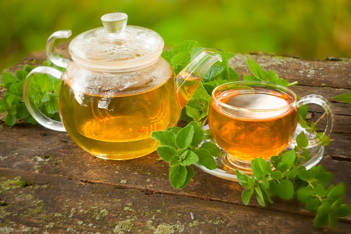 Ароматный полезный и вкусный чай.  Добавьте дольку лимона, и чайную ложечку меда:)