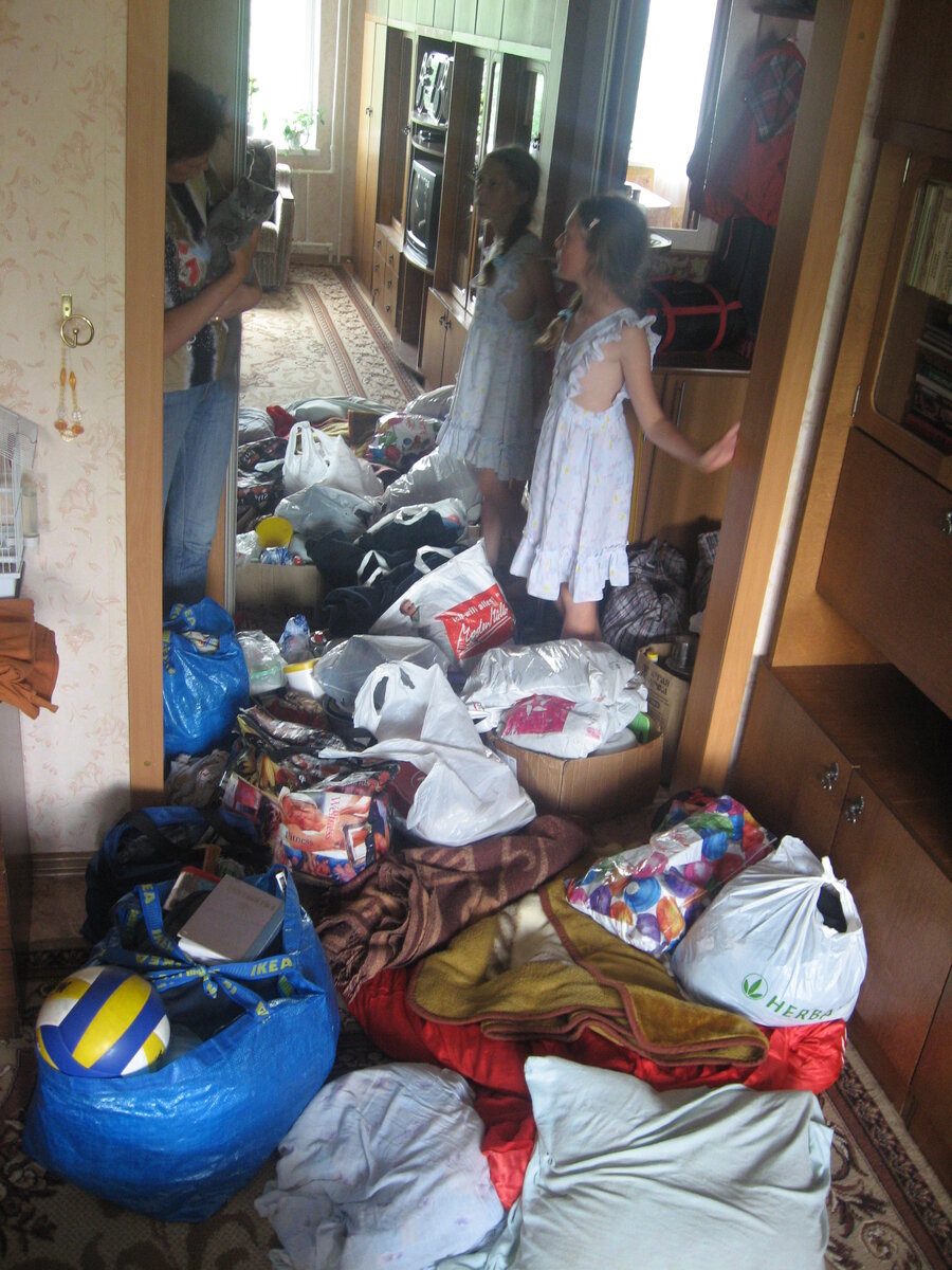 Кое как с первой поездки разгрузились.