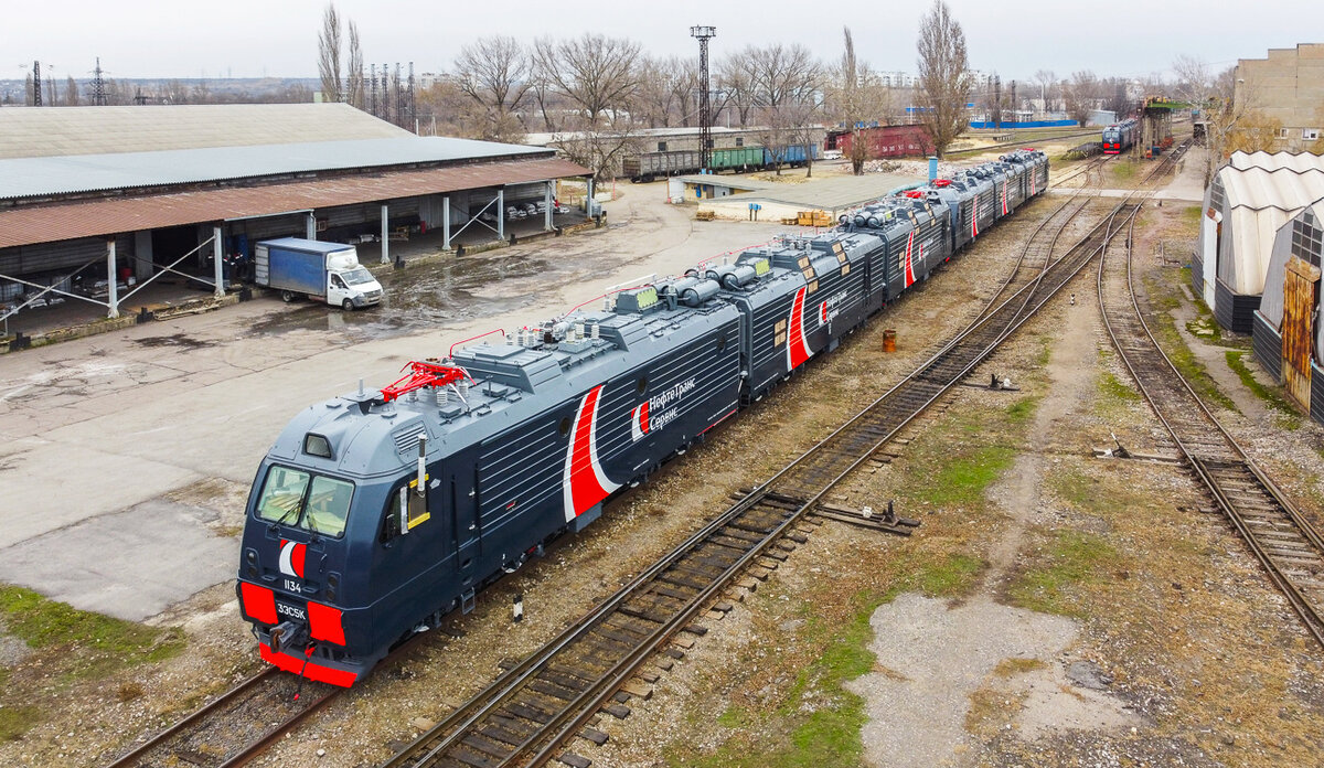 Новый "Ермак" 3ЭС5К-1134 и ? для холдинга "НефтеТрансСервис" , фото с сайта https://trainpix.org/, автор Копылов Н.О.