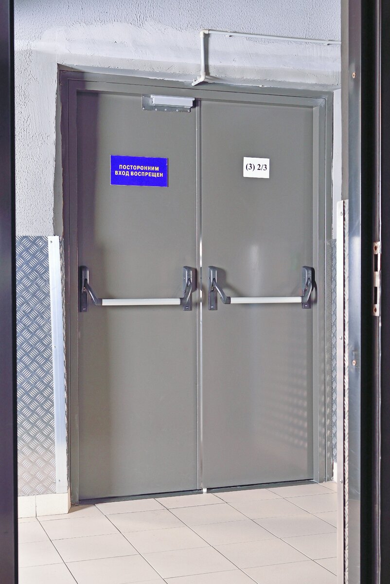 Двери противопожарные двупольные (листайте галерею)