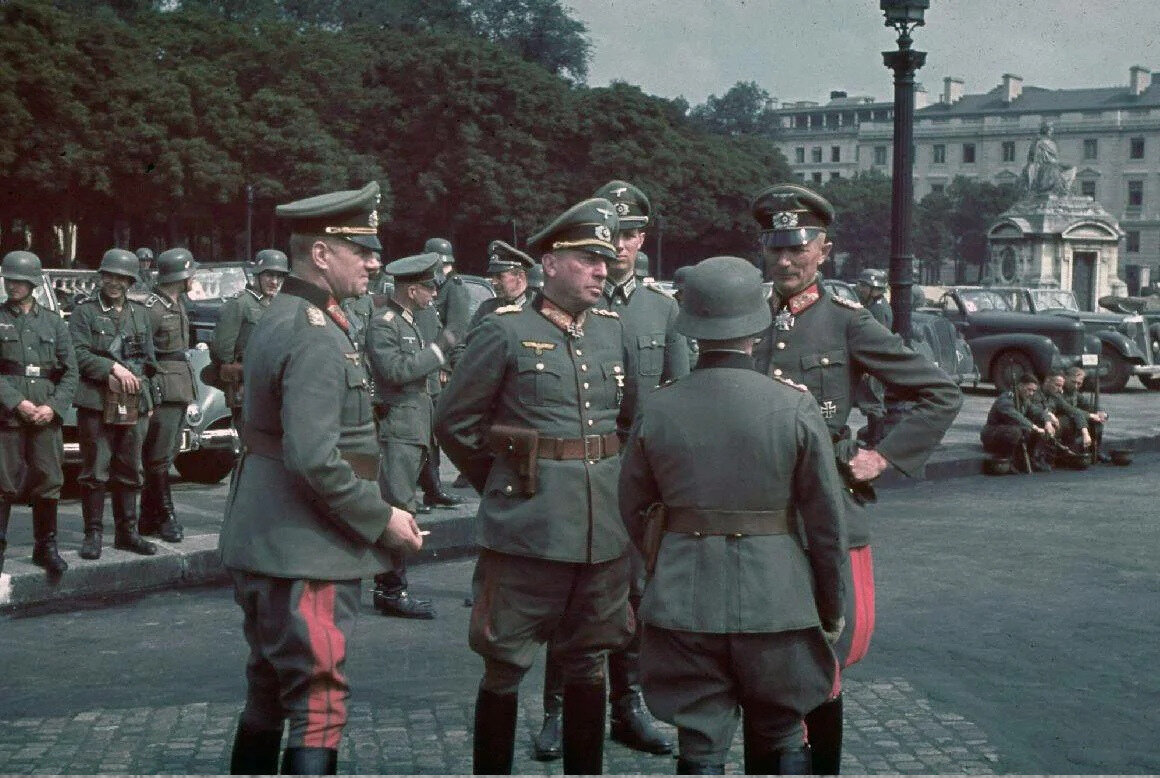 Победа над вермахтом. Генерал фон Эрдмансдорф. Вермахт в Париже 1940. Парад вермахта в Париже 1940. Немецкие солдаты в Париже 1940.