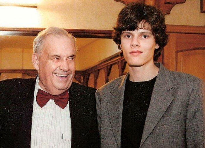 Дети ольга эльдаровна рязанова. Сколько лет дочери эльдара рязанова ольге рязановой. Дети ольга эльдаровна рязанова. Ольга рязанова дочь. Ольга эльдаровна рязанова фото.