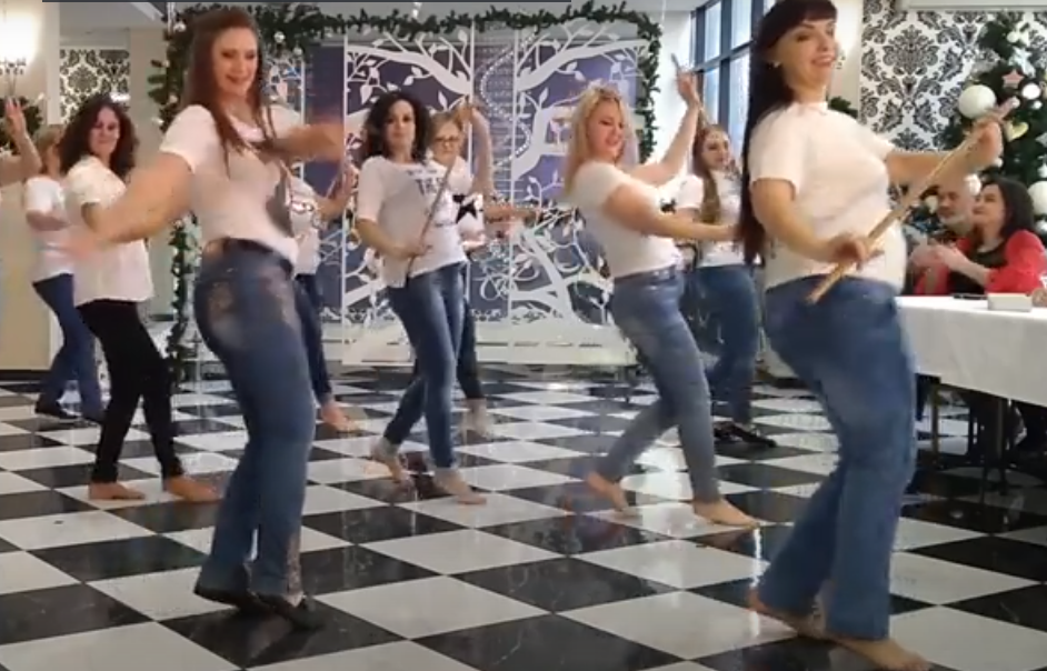 https://yandex.ru/video/preview/?filmId=4940738129469611806&from=tabbar&parent-reqid=1608482392009739-473783559414707175800274-prestable-app-host-sas-web-yp-186&text=%D0%B2%D0%BE%D1%81%D1%82%D0%BE%D1%87%D0%BD%D1%8B%D0%B5%2B%D1%82%D0%B0%D0%BD%D1%86%D1%8B%2B%D0%91%D0%BE%D1%87%D0%B0%D1%80%D0%BE%D0%B2%D0%B0%2B%D0%92%D0%BE%D0%BB%D0%B3%D0%BE%D0%B3%D1%80%D0%B0%D0%B4&url=http%3A%2F%2Fwww.youtube.com%2Fwatch%3Fv%3Dunecpklk9PA